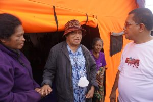 Misi Kemanusiaan Pertemukan Uskup Larantuka dan Melki Laka Lena di Posko Penyintas Erupsi Lewotobi