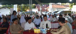 Perkuat Kebersamaan,    Wali Kota dan Wawali Buka Puasa Bersama Masyarakat dan Pengurus Masjid Raya Fontein