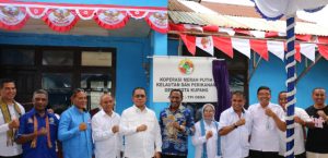 Gubernur Melki Laka Lena  Resmi  Launching Koperasi Merah Putih Kelautan dan Perikanan Oeba