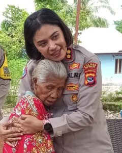 Asa Petronela Tilis Kembali Bersinar di Pelukan Kapolres TTU