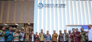 Dorong Pertumbuhan  Ekonomi,   Kementerian UMKM     Beri  Sinyal Positf    Siap hadirkan     Dana KUR  Bagi Bank NTT