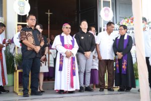 Gubernur Melki Laka Lena, Ungkap Mgr. Petrus Turang Sebagai Uskup Penggerak Ekonomi Masyarakat NTT