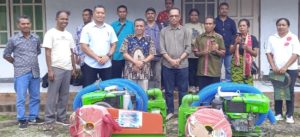 Komitmen   Bangun    Daerah,  Anggota DPR RI Usman Husin   Kembali    Serahkan 10 Mesin  Pompa Air Bagi Kelompok Tani TTS