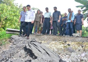 Wali Kota Kupang Tinjau Jalan Taebenu yang Putus Akibat Badai Siklon Seroja