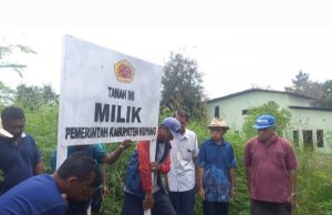 Tegakkan Kebenaran Dan Tindak Lanjuti Keputusan  BPN,   Ayub Titu Eki   Bersama Keluarga   Wens Bait   Resmi  Cabut  Papan  Dipasang  Pemerintah Kabupaten Kupang di luas Tanah 170, 5  Hektar