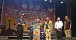 Peduli Sesama,  Pimpinan   Sejahtera Group  Bagikan Alkitab Kitab Gratis Bagi Anak -anak Dan Serahkan sertifikat  Tanah Seluas 1500 M2  Untuk Pembangunan Gereja