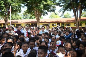 Tingkatkan Kualitas Pendidikan di Daerah, Wapres  Dan Didampingi Gubernur  Laka Lena Kunjungi SD Inpres Kaniti Kabupaten Kupang