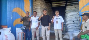 Jamin Ketersediaan   Pangan, Anggota DPR RI Usman Husin  Sidak  di Kantor Bulog  Rote Ndao