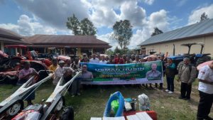 Tingkatkan Produktiitas  Pertanian,    Anggota DPR RI  Usman Husin  Serahkan Bantuan Alsintan Bagi   17    Kelompok Tani di TTU