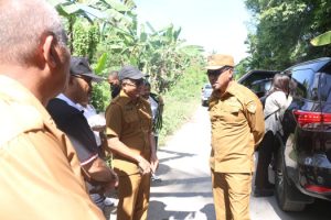 Perkuat Konektifitas Antar Daerah,  Wagub Jhoni  Asadoma  Optimis  Ruas Jalan Kalabahi- Kokar dan  Watatuku- Mataraben    Segera Di Kerjakan