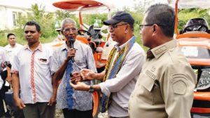 Bupati  Yosep Lede  : Terima Kasih Usman Husin  Sudah  Berkontribusi  Bangun Kabupaten Kupang