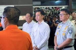 Jasa Raharja Dampingi Wapres Gibran Tinjau Penanganan Korban Kecelakaan KM Tunu Pratama Jaya di Pelabuhan Ketapan
