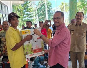Aspirasi  PKB Jadi Kenyataan:  Anggota DPR RI  Usman Husin Salurkan Alsintan untuk Petani Sumba Tengah