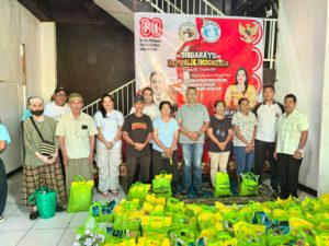 Solidaritas Tanpa Batas:   Yayasan  Sentuhan Kasih Ibu Kerjasama  Dengan Yayasan Garuda Nusantara   Lestari  Salurkan Sembako Bagi 86  KK di Kelurahan Pasir Panjang