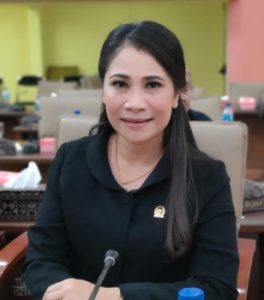 Demi Masa Depan Generasi Bangsa, Reny Marlina Un Desak Pemprov NTT Segera  Terbitkan Izin Operasional SMA Negeri Falas: “Mereka Berjalan 4 Jam Tiap Hari untuk Sekolah”