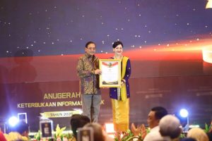 OJK Sabet Arkaya Wiwarta Prajanugraha, Bukti Keterbukaan Informasi Kelas Nasional