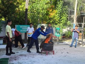 Tingkatkan Kesiapsiagaan, PLN UP3 Sumba Gelar Simulasi Penanggulangan Kebakaran