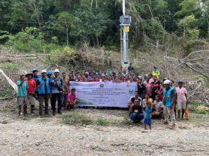 Kolaborasi Berbuah Hasil: Perjuangan Wakil Ketua Komisi V DPRD NTT Agustinus Nahak dan Pemdes Tunmat Hadirkan Listrik Bagi 104 KK