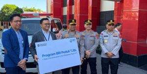 Komitmen Nyata BRI untuk NTT, Bantuan Ambulance Diserahkan ke Polda NTT