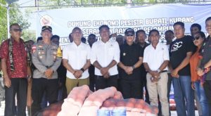Yosef Lede Bawa Bantuan Rumput Laut dari Pusat, Nelayan Sulamu Sambut Harapan Baru Ekonomi Pesisir