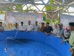 Usman Husin Salurkan 30 Ribu Bibit Lele untuk Dua Pokdakan di Kota Kupang, Dongkrak Ekonomi Warga