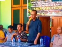 Ratusan Petani Saksikan Penyerahan Combine Harvester di Rote Timur, Usman Husin Tegaskan Komitmen Swasembada Pangan