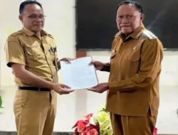 Bupati TTS Serahkan SK Plt Sekda kepada Denny Nubatonis, Fokus Perkuat Pelayanan Publik