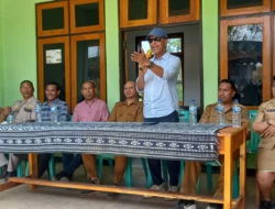 Dorong Pertanian Rote Ndao Makin Produktif, Usman Husin Serahkan 30  Unit Hand Traktor Roda 2,  10 Pompa Air, dan 5 Rice Transplanter.